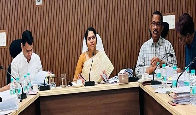 आबकारी सचिव सह आयुक्त ने अवैध मदिरा और मादक पदार्थों पर सख्त कार्रवाई के दिए निर्देश 1 KSHITITECH 7A 19 1 KSHITITECH