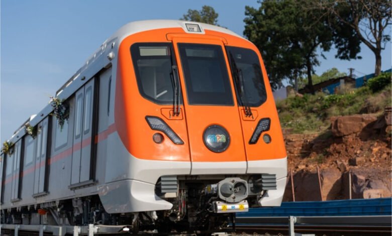 भोपाल में मेट्रो का काम पिछड़ा, इंदौर में मार्च में पहला कमर्शियल रन 1 KSHITITECH Metro train indore 2A 62 2 KSHITITECH