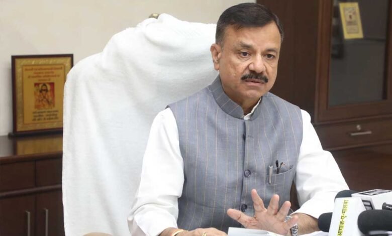 मंत्री उदय प्रताप सिंह ने कहा है कि शिक्षा की बेहतरी के लिये स्कूलों का नियमित निरीक्षण सुनिश्चित किया जाना चाहिये 1 KSHITITECH Uday Pratap Singh A 190A 66 95 1 KSHITITECH