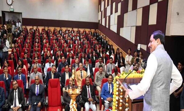 पीड़ितों को न्याय दिलाने के लिए पूरी क्षमता से करें कार्य : मुख्यमंत्री डॉ. यादव 1 KSHITITECH cm 9 KSHITITECH