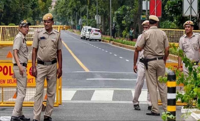 दिल्ली विधानसभा चुनाव से पहले पुलिस और बदमाशों के बीच मुठभेड़, फायरिंग के बाद 3-4 बदमाश दबोचे गए, 1 पुलिसकर्मी घायल 1 Console Corptech Pradakshina Consulting Pvt Ltd delhi po1 Console Corptech Pradakshina Consulting Pvt Ltd