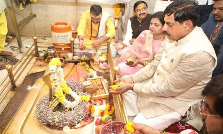 मुख्यमंत्री डॉ.यादव ने दंगवाड़ा में की बोरेश्वर महादेव की पूजा-अर्चना 1 KSHITITECH mohan 18 KSHITITECH