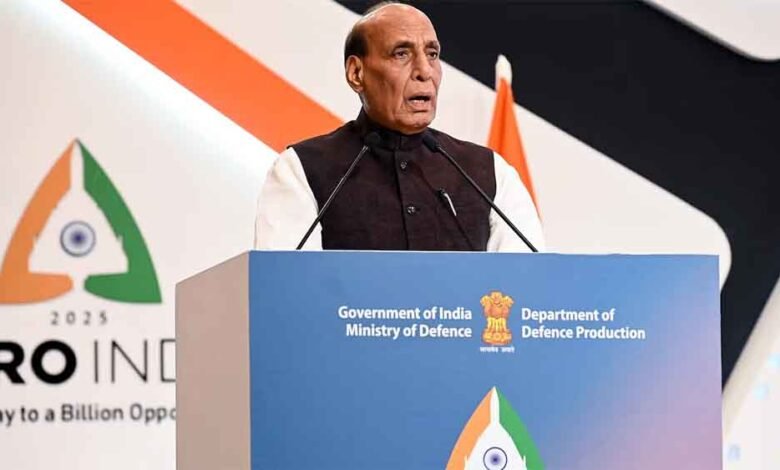 रक्षा मंत्री राजनाथ सिंह ने कहा- एयरो इंडिया भारत के पराक्रम और शक्ति का महाकुंभ 1 KSHITITECH ra shing1 KSHITITECH