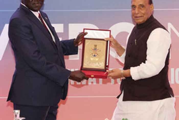 रक्षा मंत्री ने लेफ्टिनेंट जनरल चोल थॉन जे बालोक के साथ द्विपक्षीय बैठकें कीं 1 KSHITITECH rajnath1 KSHITITECH