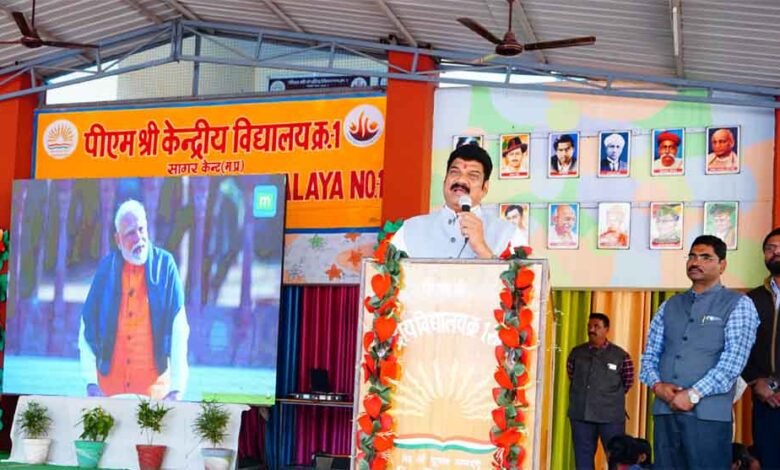 बच्चों से मित्रवत व्यवहार रखें ताकि बच्चे तनाव मुक्त रहे, टारगेट बड़ा रखो, परीक्षा छोटी हो जाएगी: मंत्री राजपूत 1 KSHITITECH rajpoot KSHITITECH