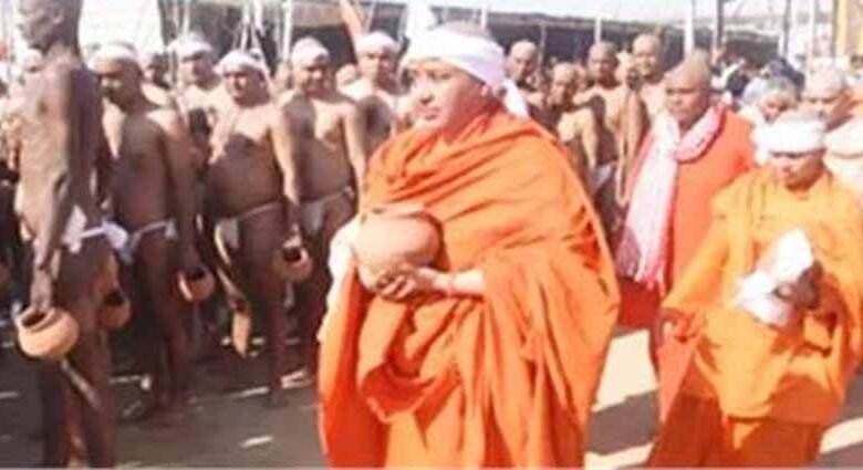 जूना अखाड़ा ने 200 पुरुष और 20 महिलाओं को विधि-विधान के साथ संन्यास दिलाया, सनातन धर्म के प्रति समर्पित किया 1 KSHITITECH sanyashi KSHITITECH