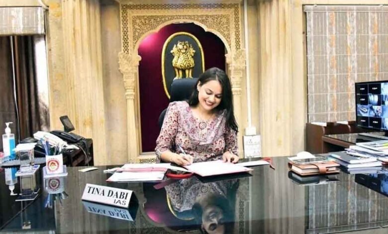 अल्पसंख्यकों पर बढ़ रहे अत्याचार के चलते विस्थापित हुए 4 लोगों को कलेक्टर टीना डाबी ने दिलाई भारत की नागरिकता 1 KSHITITECH tina1 KSHITITECH
