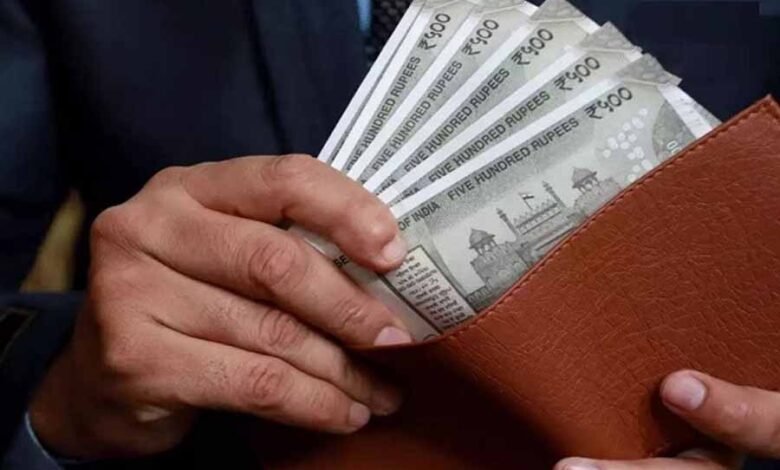 वास्तु शास्त्र के अनुसार पैसों के साथ भूलकर भी न रखें ये चीजें 1 KSHITITECH 1 227 KSHITITECH