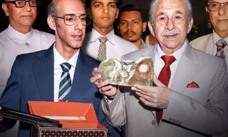 मेड इन इंडिया-ए टाइटन स्टोरी' नाम से बनाई जा रही वेब सीरीज, जेआरडी टाटा बने नसीरुद्दीन शाह 1 KSHITITECH 1 257 KSHITITECH