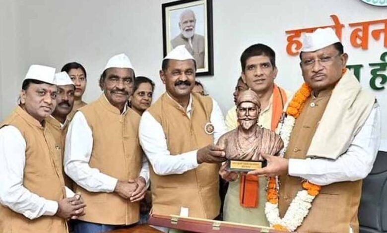 छत्तीसगढ़ कुनबी समाज महासंगठन ने मुख्यमंत्री विष्णु देव साय से की सौजन्य भेंट 1 KSHITITECH 1 490 KSHITITECH