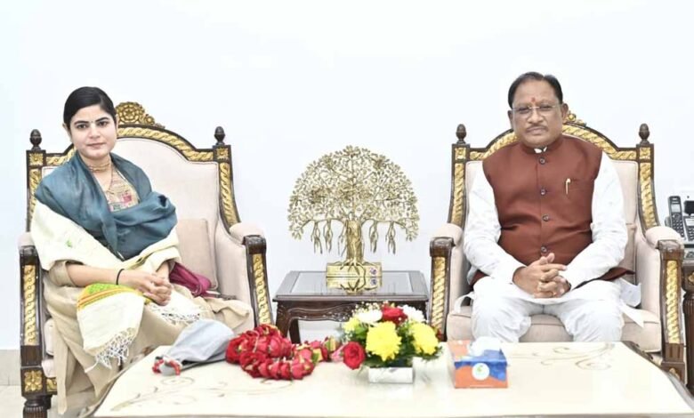 कथावाचक देवी चित्रलेखा ने मुख्यमंत्री विष्णु देव साय से की सौजन्य भेंट 1 Console Corptech Pradakshina Consulting Pvt Ltd 1 757 Console Corptech Pradakshina Consulting Pvt Ltd