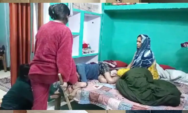 हरेंद्र मौर्य की मौत को पुलिस खुदकुशी बता रही थी, अब मारपीट के एक वीडियो ने मामले को अलग ही मोड़ दे दिया 1 KSHITITECH 10A 71 1 KSHITITECH
