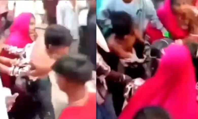 अलीराजपुर के नानपुर में भगोरिया हाट के दौरान एक युवक की पिटाई का वीडियो सामने आया 1 KSHITITECH 10A 77 1 KSHITITECH