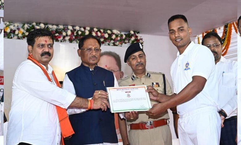 पुलिस केवल कानून-व्यवस्था का नहीं, बल्कि जनता के विश्वास और सुरक्षा का भी प्रतीक – मुख्यमंत्री साय 1 KSHITITECH 11A 10 KSHITITECH
