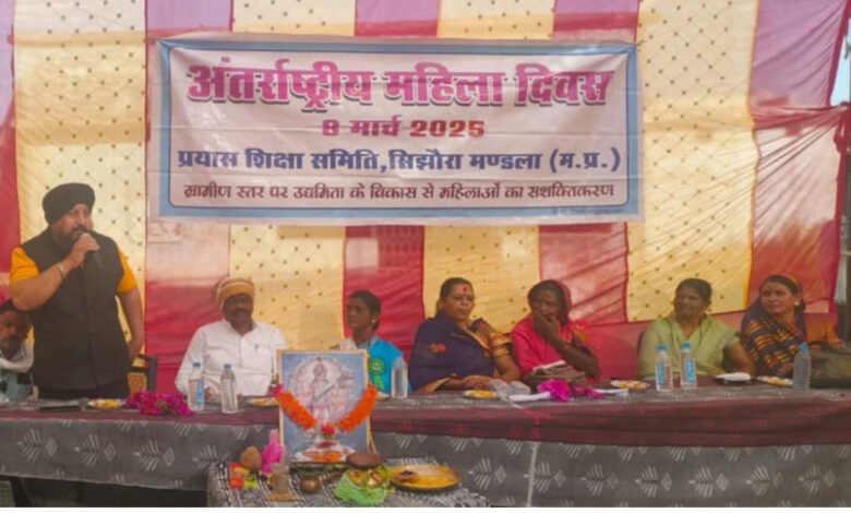 प्रयास शिक्षा समिति के तत्वाधान में अंतर्राष्ट्रीय महिला दिवस पर ग्राम बर्रई में प्रयास का सराहिनी प्रयास 1 KSHITITECH 12A 49 KSHITITECH