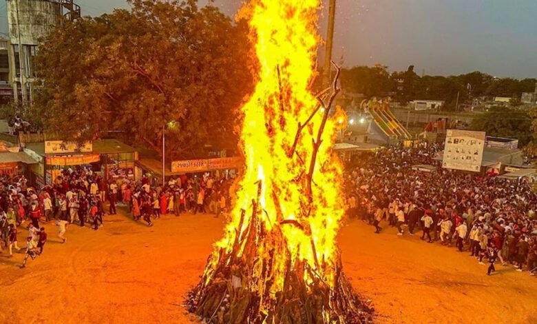 भद्रा काल ने बढ़ाई होलिका दहन पर मुश्किल, बस इतनी देर है पूजा का शुभ मुहूर्त 1 KSHITITECH 13A 29 KSHITITECH