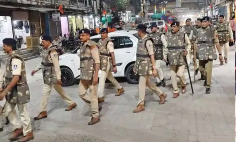 महू में होली के त्योहार पर पुलिस हाई अलर्ट पर, ड्रोन से भी की जा रही निगरानी, 9 मार्च को हुआ था उपद्रव 1 KSHITITECH 13A 68 KSHITITECH