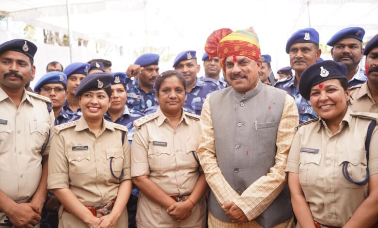 उज्जैन पुलिस लाइन में आज होली मिलन समारोह का आयोजन, मुख्यमंत्री मोहन यादव भी शामिल हुए 1 KSHITITECH 15A 94 KSHITITECH