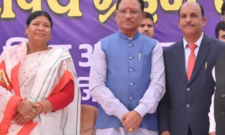 मुख्यमंत्री साय ने बार काउंसिल के जीर्णोद्धार एवं ई-लाइब्रेरी निर्माण के लिए 1 करोड़ रुपए प्रदान करने की घोषणा की 1 KSHITITECH 17A 6 KSHITITECH