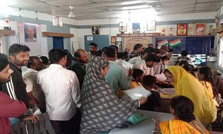 सीएम राइज सीहोर स्कूल में प्रवेश शुरू:अभिभावकों की लगी कतार 1 KSHITITECH 18A 34 1 KSHITITECH