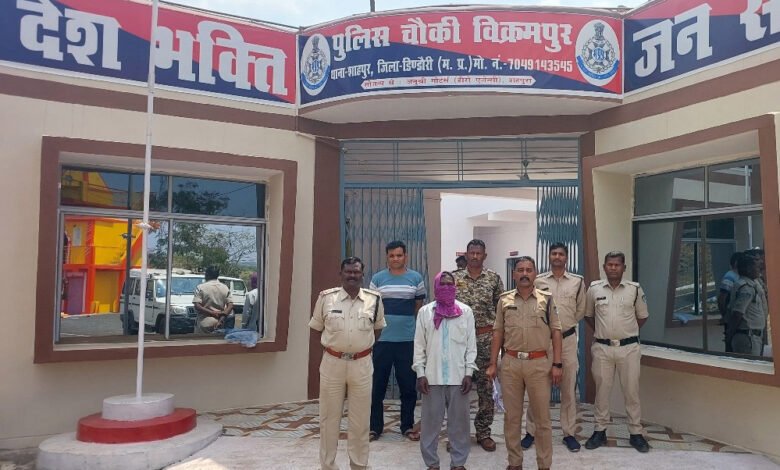 चौकी विक्रमपुर थाना शाहपुर पुलिस ने चंद घंटे के अंदर किया हत्या के आरोपी को गिरफ्तार 1 Console Corptech Pradakshina Consulting Pvt Ltd 18A 5 Console Corptech Pradakshina Consulting Pvt Ltd