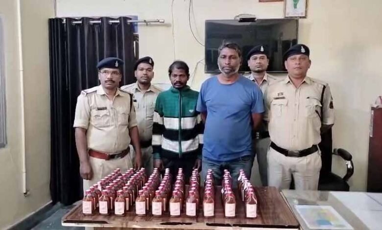 113 लीटर महुआ और 100 पाव अंग्रेजी शराब बरामद, एक महिला समेत 6 आरोपी गिरफ्तार 1 KSHITITECH 2 190 KSHITITECH