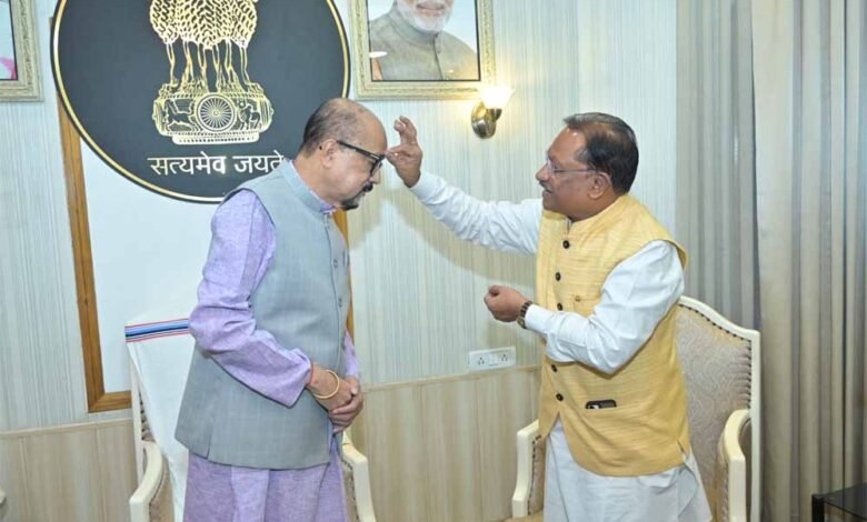 राजभवन में मुख्यमंत्री विष्णुदेव साय ने राज्यपाल डेका को दी होली की शुभकामनाएं 1 KSHITITECH 2 196 KSHITITECH