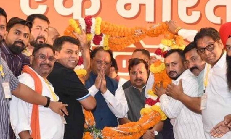 मुख्यमंत्री साय भिलाई में "बिहार-तिहार स्नेह मिलन" कार्यक्रम में हुए शामिल, सर्व समाज प्रमुखों का किया सम्मान 1 Console Corptech Pradakshina Consulting Pvt Ltd 2 370 Console Corptech Pradakshina Consulting Pvt Ltd