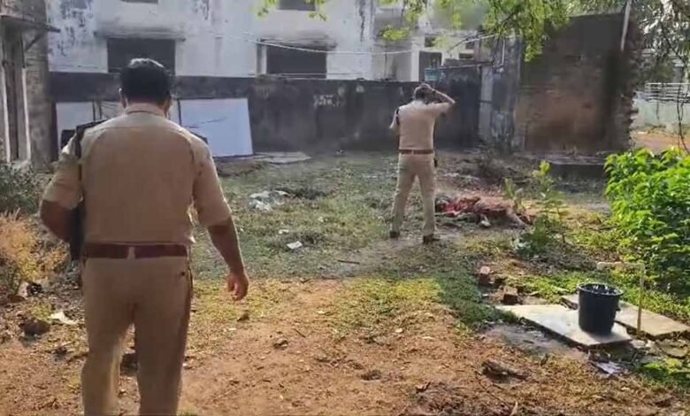 दुर्गा मंदिर के पास मिली महिला की लाश, इलाके में सनसनी 1 KSHITITECH 2 398 KSHITITECH