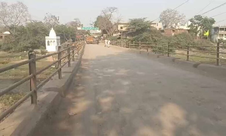 75 साल से भी ज्यादा समय पहले बना मुंगेली-बिलासपुर पुल जर-जर, मरम्मत का इंतजार 1 KSHITITECH 2 423 KSHITITECH