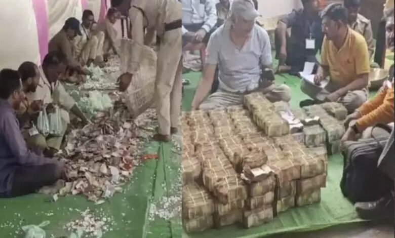 करीला धाम मंदिर में आया लाखों का चढ़ावा, नोटों की गिनती करते-करते थके कर्मचारी 1 KSHITITECH 21A 55 1 KSHITITECH