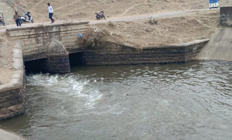 रायपुर : उप मुख्यमंत्री अरुण साव के निर्देश पर खुला खुड़िया जलाशय का गेट, कई गांवों को मिलेगी राहत 1 KSHITITECH 22A 13 KSHITITECH