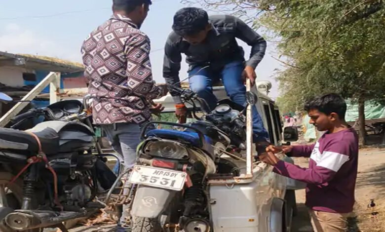 उज्जैन में बकायादारों से बिजली विभाग की टीम ने बरती सख्ती, 80 लाख रुपए की वसूली हुई 1 KSHITITECH 22A 37 KSHITITECH