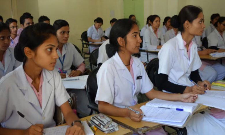 MP में नर्सिंग स्टूडेंट्स का भविष्य अधर में, चौथी बार बढ़ी नर्सिंग परीक्षाओं की तारीखें 1 KSHITITECH 22A 43 KSHITITECH