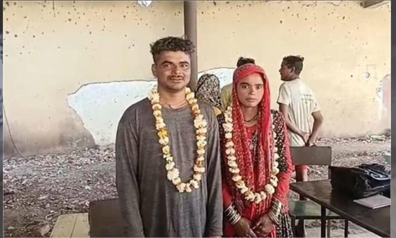 गुना ट्रेन के सामने कूद रही महिला को बचाने वाले पुरुष से हुआ प्यार, कोर्ट मैरिज करेंगे 1 KSHITITECH 22A 48 KSHITITECH