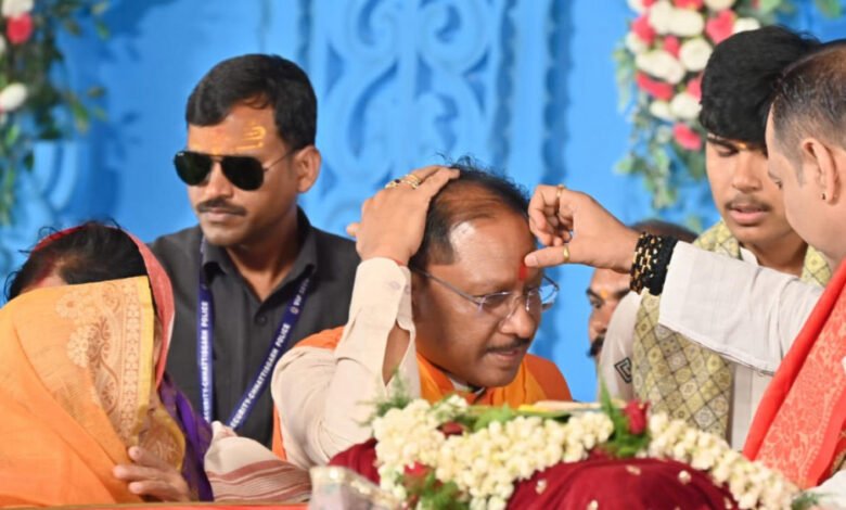 मुख्यमंत्री विष्णुदेव साय मायाली के मधेश्वर महादेव धाम में आयोजित 7 दिवसीय शिव महापुराण कथा में सहभागी बने 1 KSHITITECH 26A 22 KSHITITECH