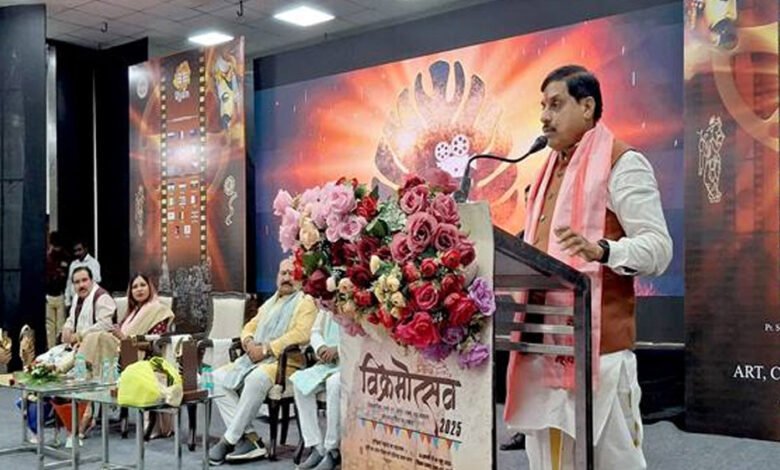 मुख्यमंत्री विक्रमोत्सव-2025 के अंतर्गत अन्तर्राष्ट्रीय फिल्मोत्सव के समापन समारोह में हुए शामिल 1 KSHITITECH 26A 8 1 KSHITITECH