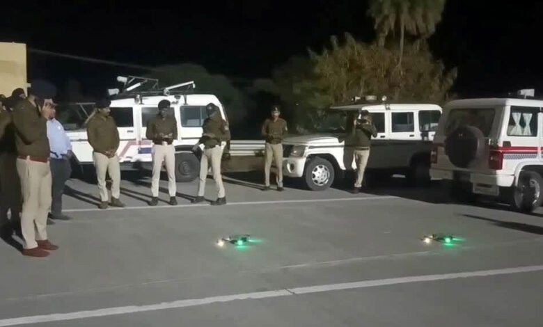 एक्सप्रेस वे पर पत्थरबाजी कर भाग जाने वाले बदमाशों को अब नाइट विजन ड्रोन की मदद से ट्रैक कर रही रतलाम पुलिस 1 KSHITITECH 28A 113 1 KSHITITECH