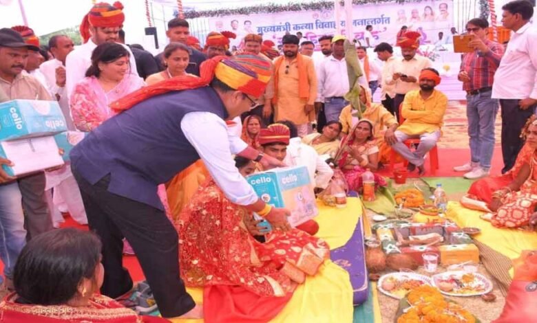 मुख्यमंत्री कन्या सामूहिक विवाह : डिप्टी सीएम साव ने 192 जोड़ों को दी शुभकामनाएं 1 KSHITITECH 3 348 KSHITITECH
