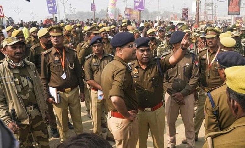 महाकुंभ में 15 देशों, 20 राज्यों के बिछड़ों को उप्र पुलिस जवानों ने अपनों से मिलवाया 1 KSHITITECH 4A 43 KSHITITECH