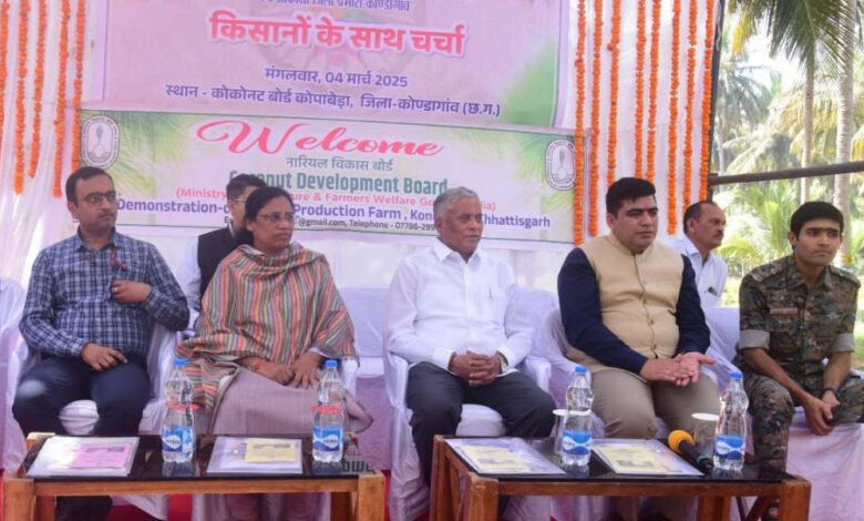 मंत्री सोमन्ना ने शिल्प नगरी में शिल्पकारों से की भेंट, बेलमेटल बनाने की प्रक्रिया को देखा 1 KSHITITECH 5A 28 KSHITITECH