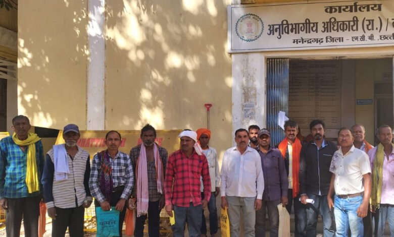 नागपुर-चिरमिरी रेलवे हॉल्टलाइन परियोजना हेतु भूमि अधिग्रहण को लेकर अनुविभागीय अधिकारी राजस्व ने की सुनवाई 1 KSHITITECH 7A 18 KSHITITECH