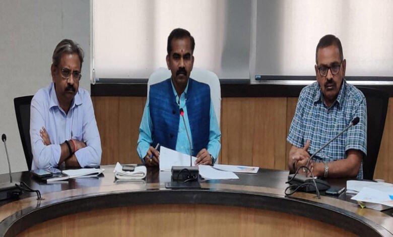 सुचारू और व्यवस्थित यातायात हेतु ई - रिक्शा एवं ऑटो की मॉनिटरिंग, रेगुलेशन और नियंत्रण के उपायों पर विचार - विमर्श 1 KSHITITECH 7A 25 1 KSHITITECH