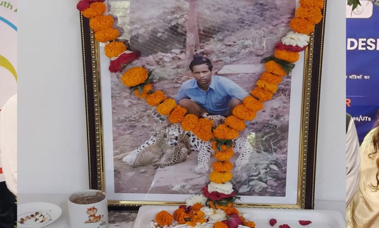 वन विहार राष्ट्रीय उद्यान के प्रथम वन-रक्षक स्व. वर्मा को पुण्य-तिथि पर श्रद्धांजलि दी गयी 1 KSHITITECH 8A 8 KSHITITECH