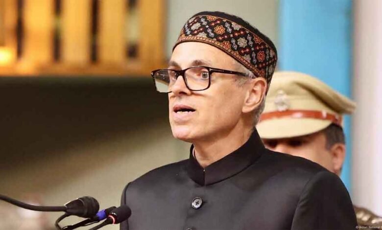 मुख्यमंत्री उमर अब्दुल्ला ने शून्य घाटे वाला बजट पेश किया, फ्री बिजली और बस यात्रा किया एलान 1 KSHITITECH abdula1 KSHITITECH