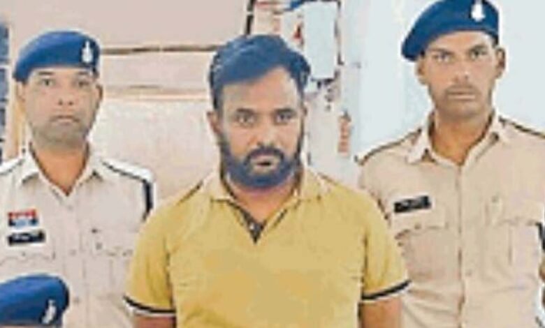 गोवा से भूटान जा रहे कंटेनर से उतारी थी 10 पेटी शराब, पुलिस ने कंटेनर के ड्राइवर और एक युवक को किया गिरफ्तार 1 Console Corptech Pradakshina Consulting Pvt Ltd arest 3 Console Corptech Pradakshina Consulting Pvt Ltd