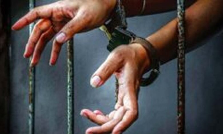 दिल्ली पुलिस ने किया अंतरराष्ट्रीय मोबाइल चोर गिरोह का भंडाफोड़, 18 महीनों में 800 फोन, बांग्लादेश से लिंक 1 KSHITITECH arest1 KSHITITECH