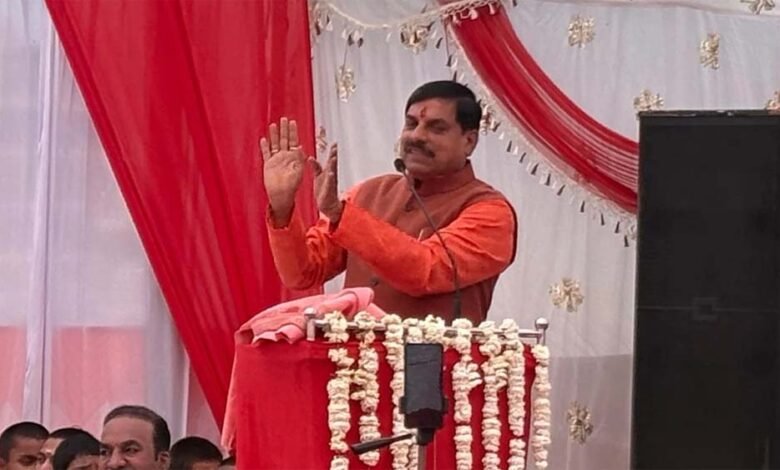 मुख्यमंत्री डॉ. यादव ने कहा- उज्जैन महाकाल की तर्ज पर तीर्थ नगरी ओंकारेश्वर को भी भव्य स्वरूप दिया जाएगा 1 KSHITITECH cm1 3 KSHITITECH