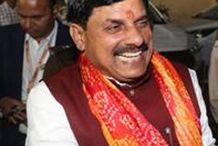 मुख्यमंत्री का औद्योगिक इकाईयों की सौगातें देने आए विमानतल पर क्षेत्रीय जनप्रतिनिधियों द्वारा आत्मीय स्वागत किया 1 KSHITITECH cm2 6 KSHITITECH