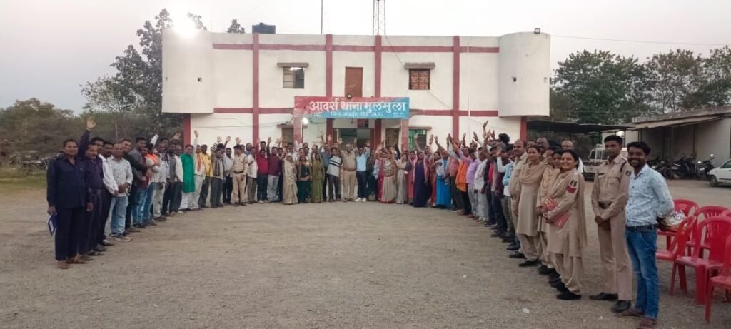 होली त्यौहार पर ली गयी शांति समिती की बैठकबैठक में उपपुलिस अधीक्षक (मुख्यालय) ,एंव थाना प्रभारी मुलमुला विनोद जाटवर की उपस्थिती में ली गयी 4 KSHITITECH img 20250309 wa00208300078218226624510 KSHITITECH